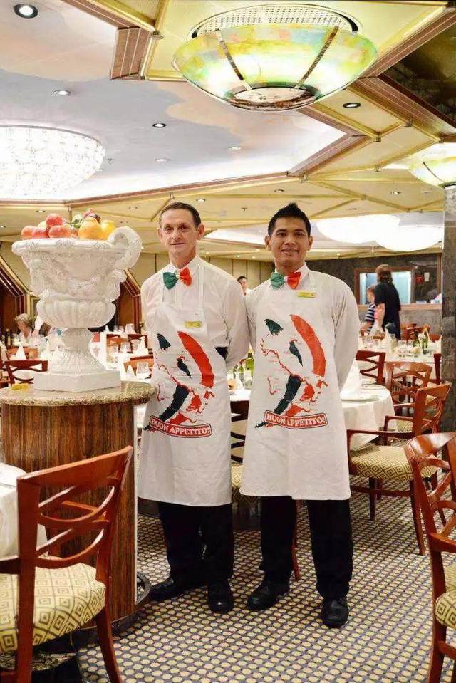 郵輪職位解析 餐廳正餐服務的精細藝術